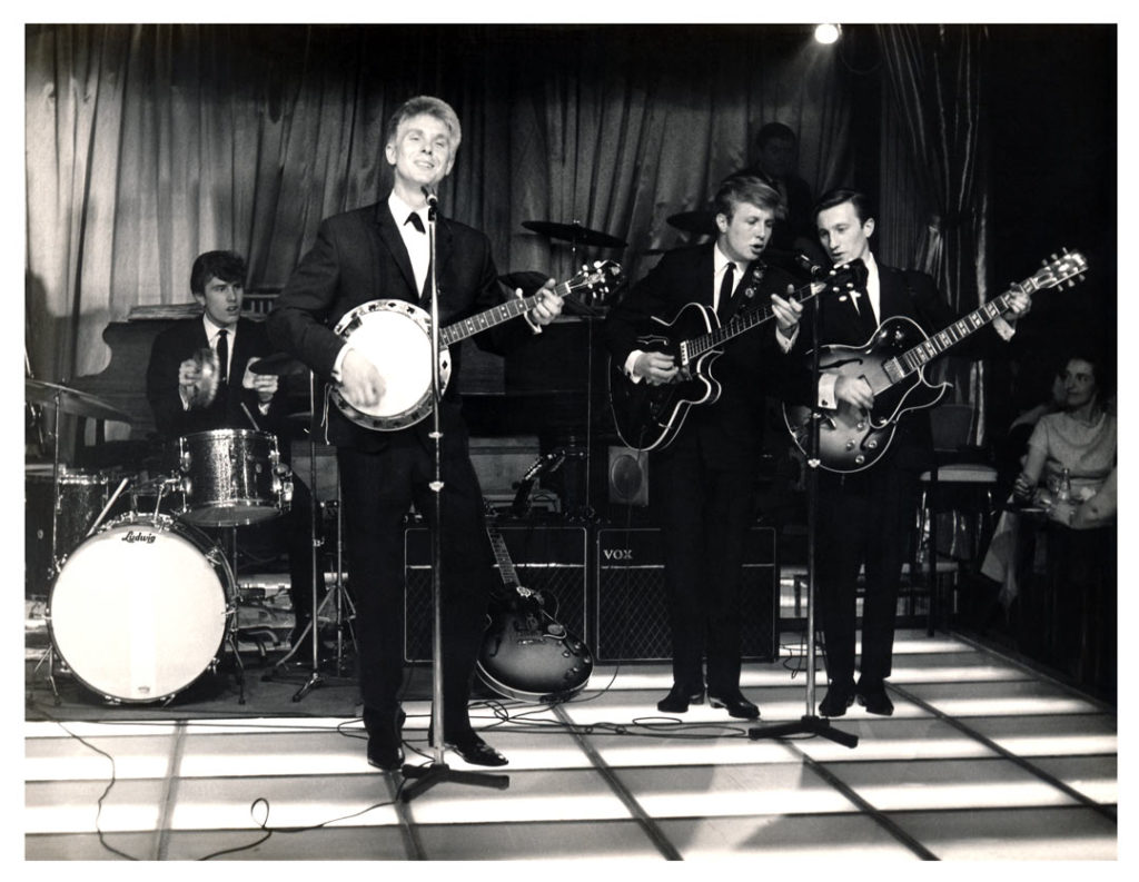 Howard played drums with Joe Brown’s Bruvvers